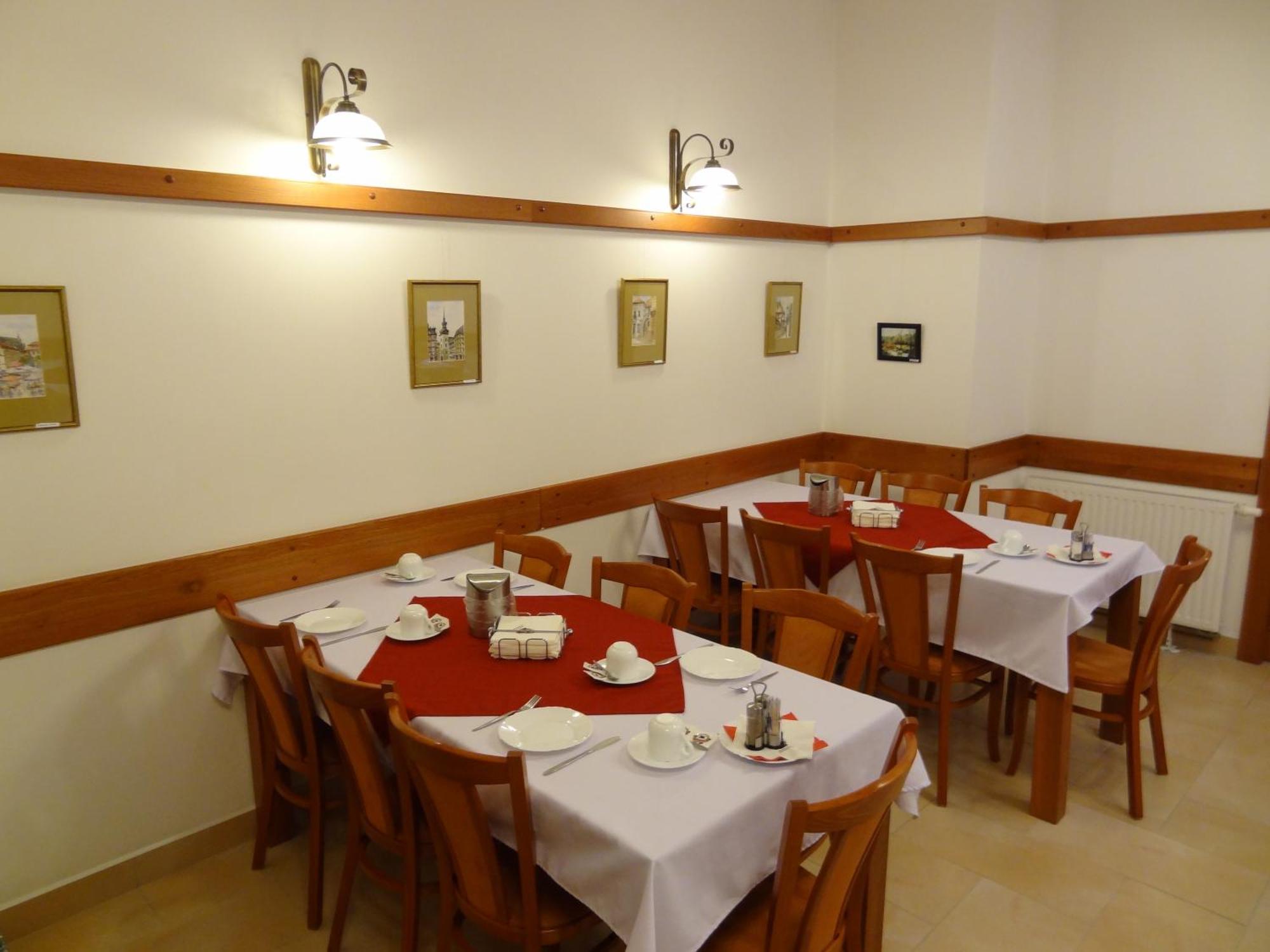 Hotel Pegas Бърно Екстериор снимка