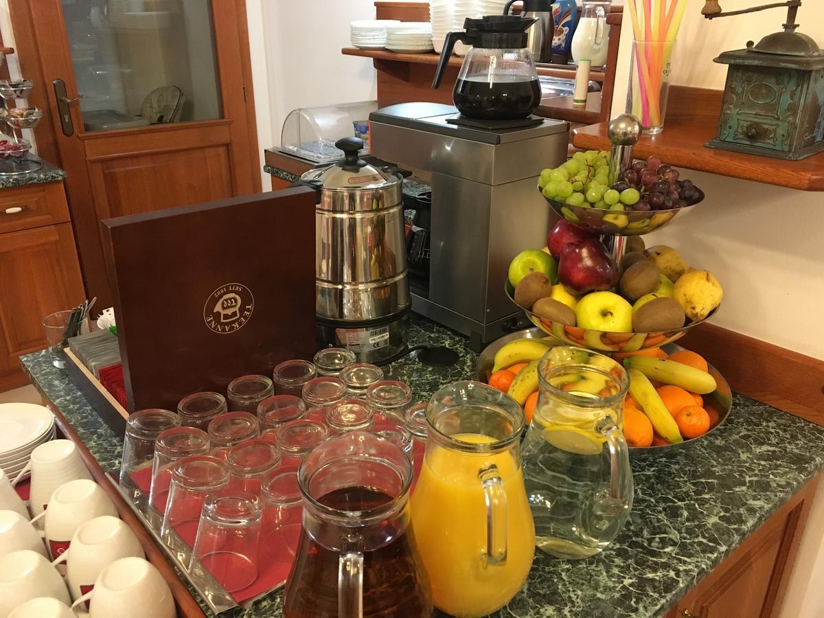 Hotel Pegas Бърно Екстериор снимка