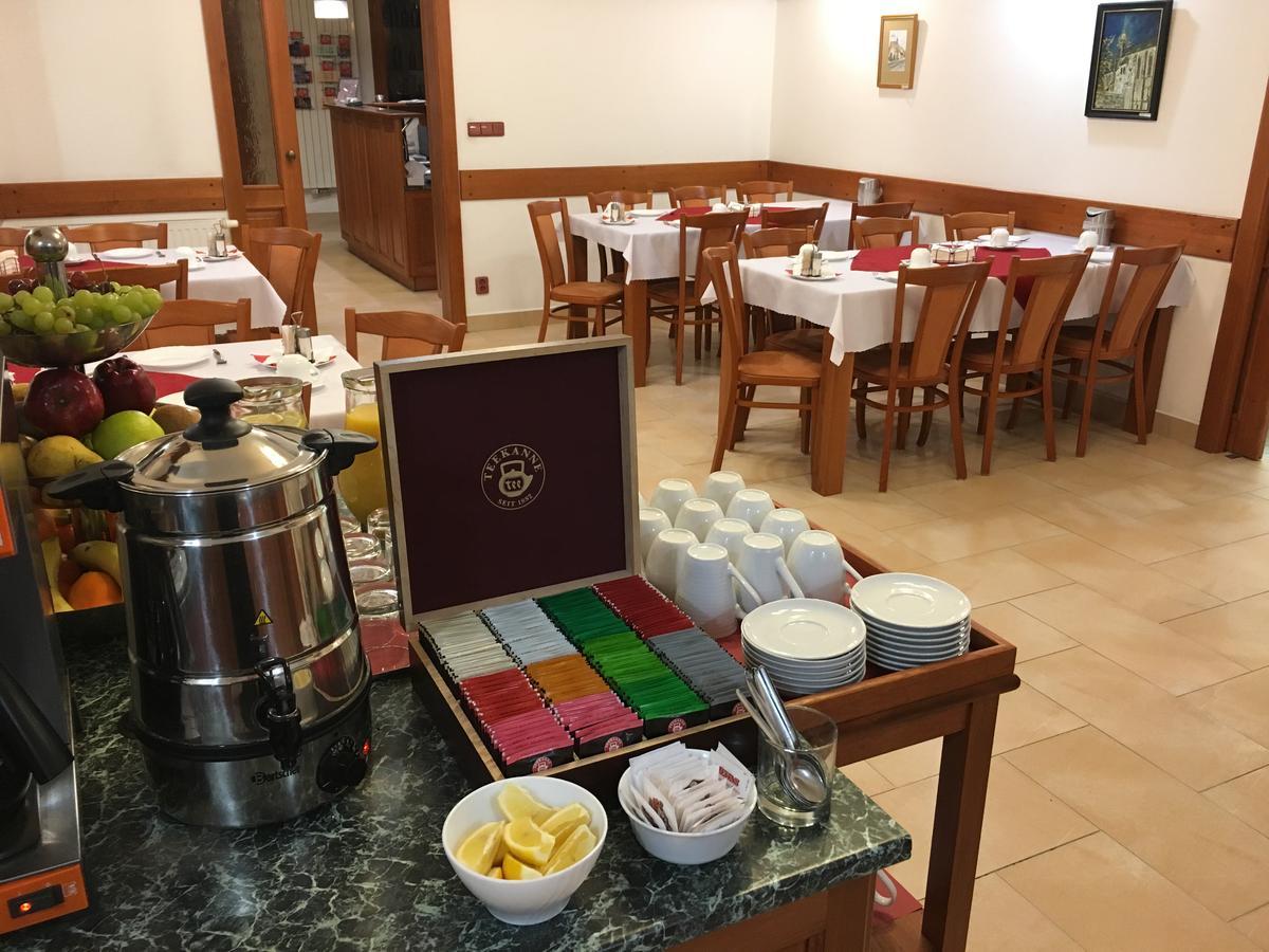 Hotel Pegas Бърно Екстериор снимка