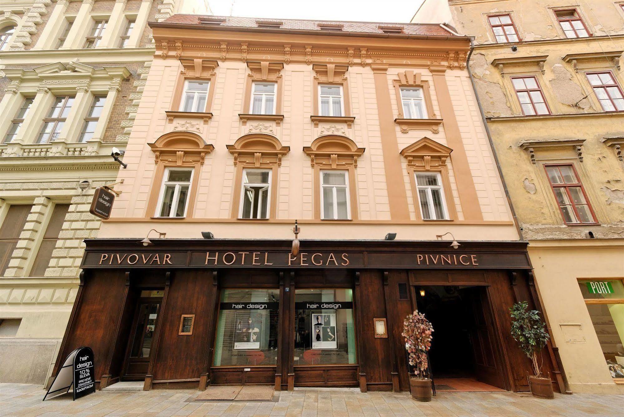 Hotel Pegas Бърно Екстериор снимка