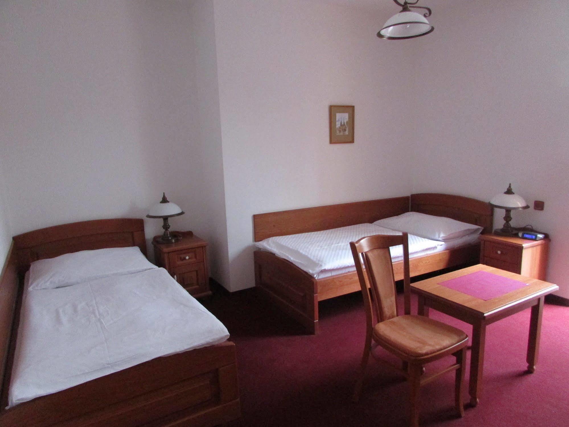 Hotel Pegas Бърно Екстериор снимка