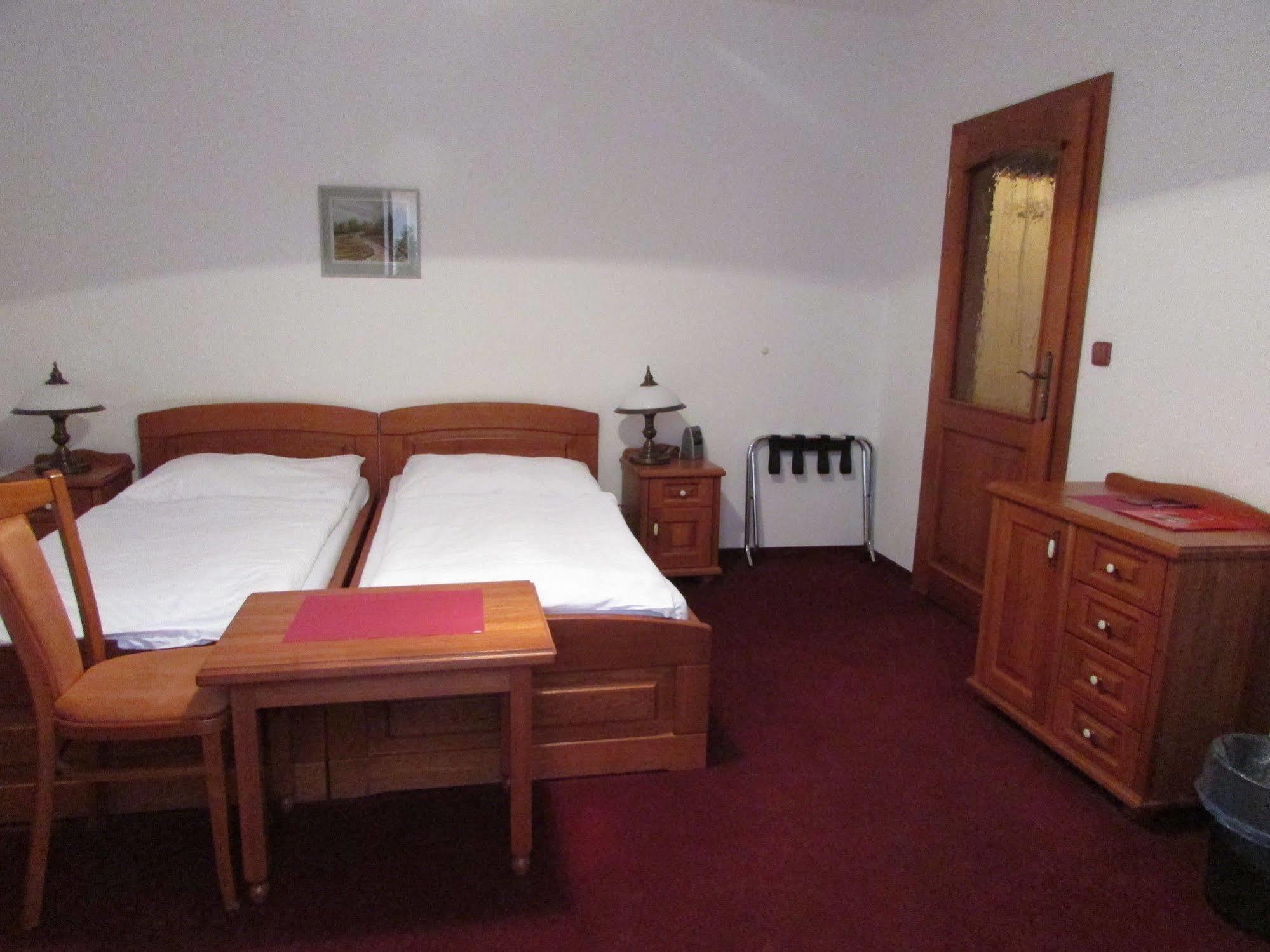Hotel Pegas Бърно Екстериор снимка