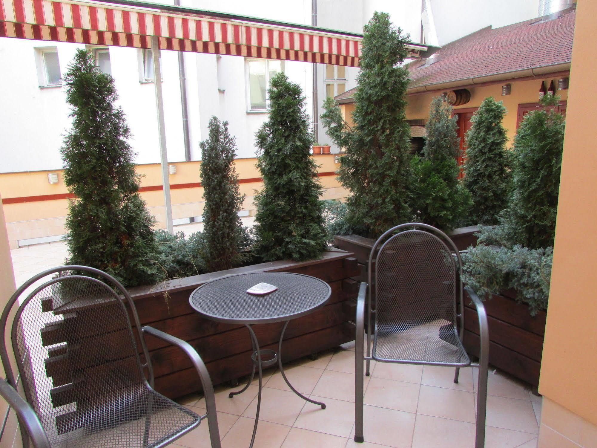 Hotel Pegas Бърно Екстериор снимка