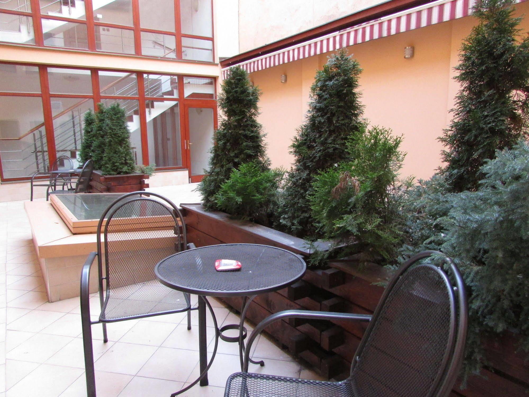 Hotel Pegas Бърно Екстериор снимка