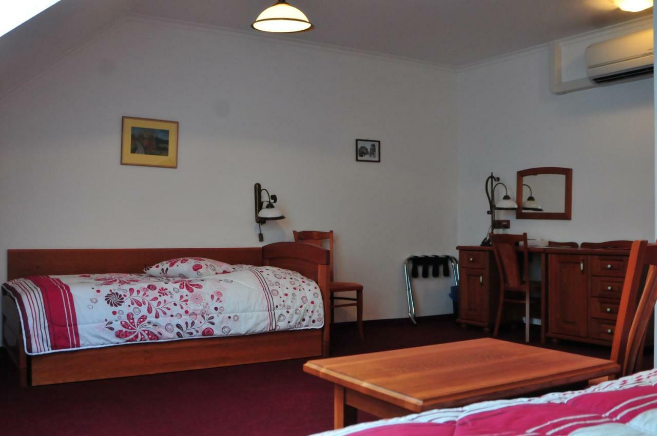 Hotel Pegas Бърно Екстериор снимка