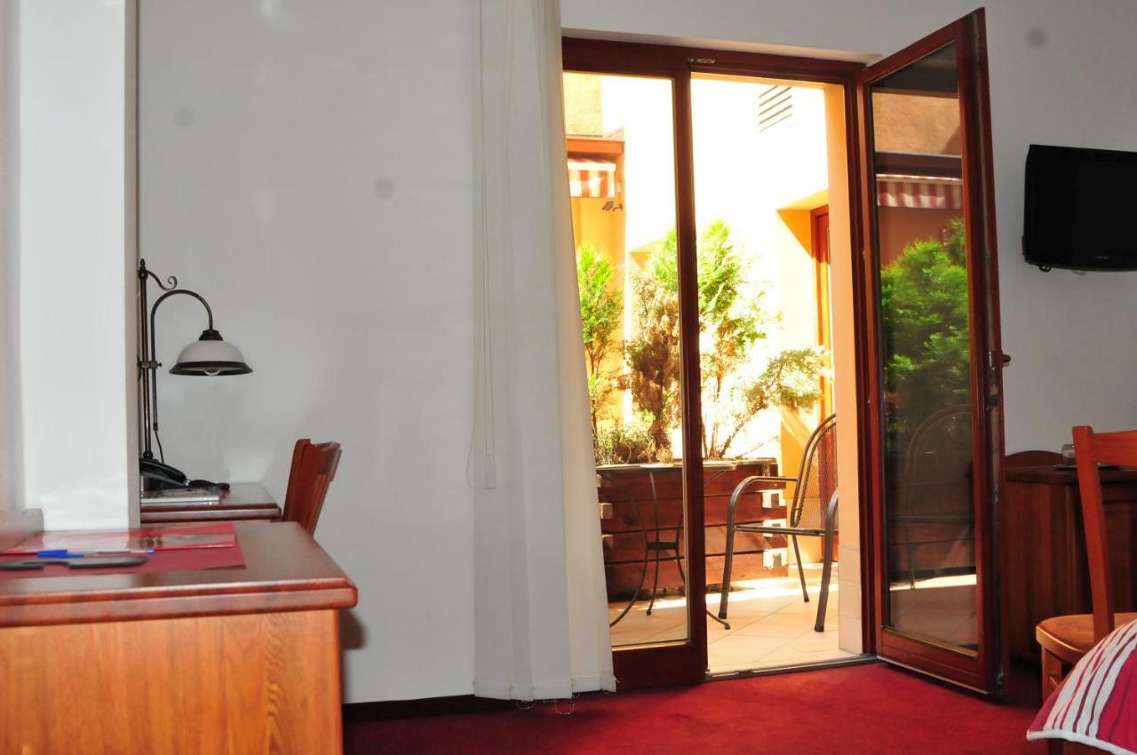 Hotel Pegas Бърно Екстериор снимка